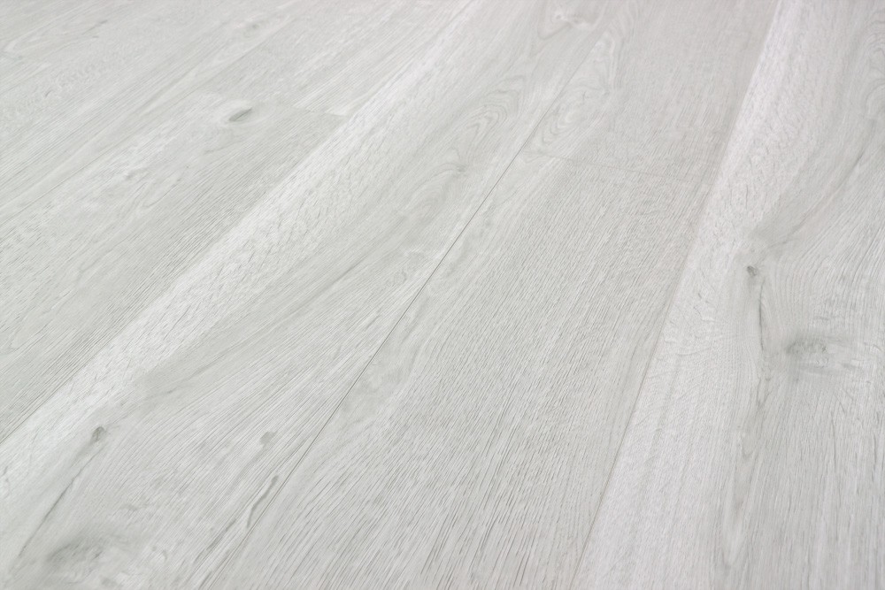 Кварцвиниловый SPC ламинат Cronafloor Wood Дуб Серебристый ZH-81126-1 1200×180×4